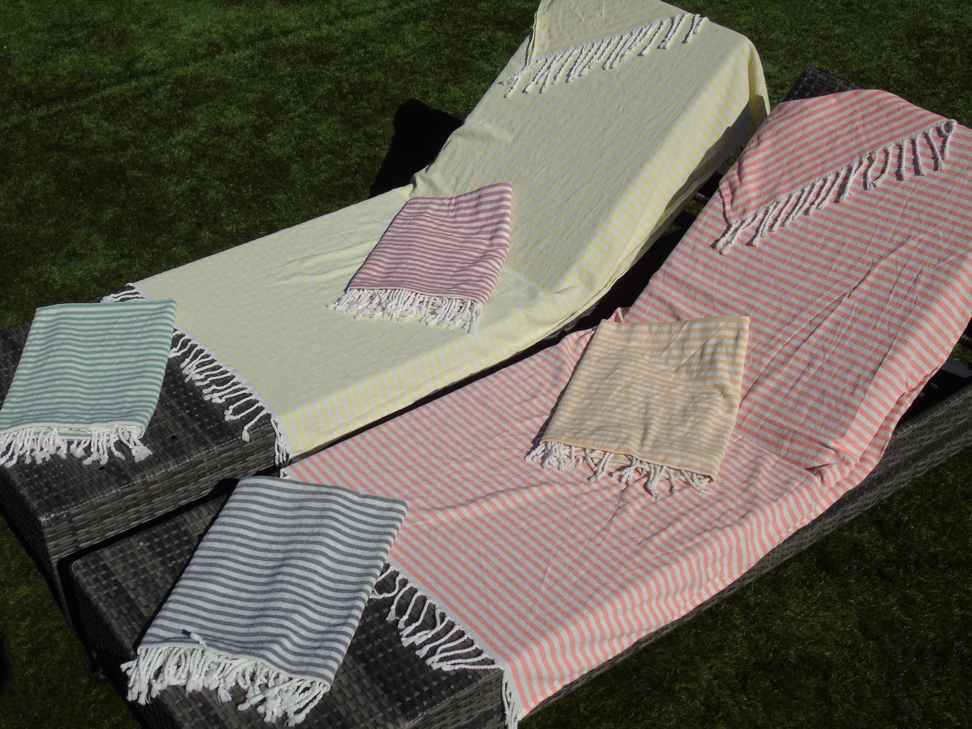 bij villablanca krijgt iedereen zijn eigen kleurtje op de ligbedjes